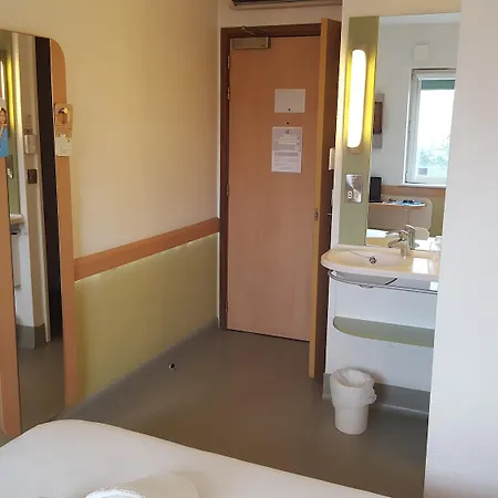 Hotel Ibis Budget Leeds Centre Crown Point Road 2*
