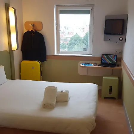 Hotel Ibis Budget Leeds Centre Crown Point Road Leeds (West Yorkshire)