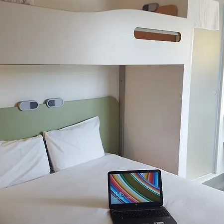 Ibis Budget Leeds Centre Crown Point Road Hotel 2*