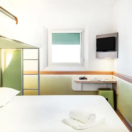 Ibis Budget Leeds Centre Crown Point Road 2*