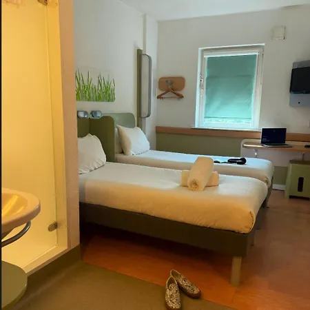 Ibis Budget Centre Crown Point Road 2*