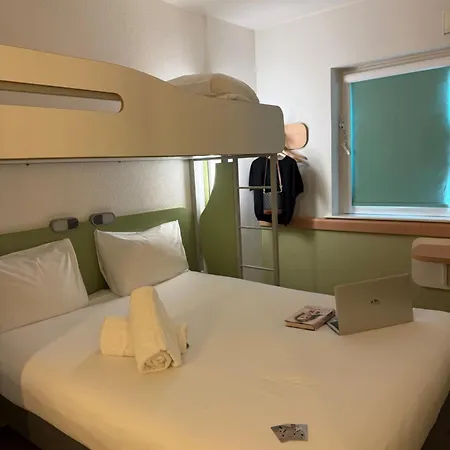 Hotel Ibis Budget Centre Crown Point Road 2*