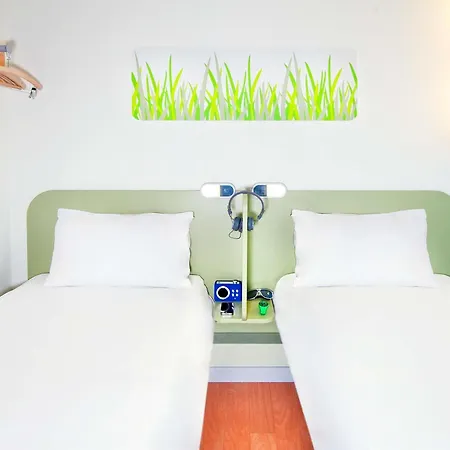 Hotel Ibis Budget Centre Crown Point Road