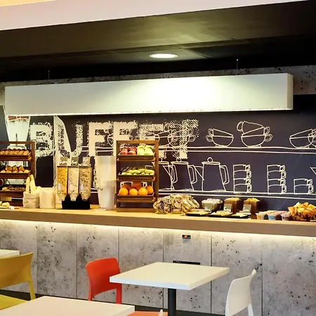 Ibis Budget Leeds Centre Crown Point Road Szálloda 2*