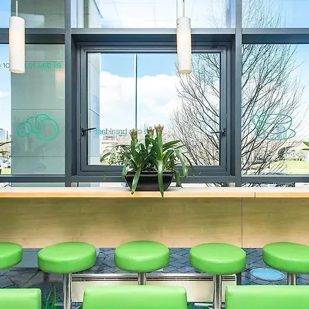 Ibis Budget Centre Crown Point Road 2*