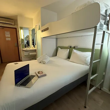 Ibis Budget Centre Crown Point Road 2*